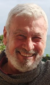 Médico , especialista en neumología y alergia , Jefe de neumología hospital Vega Baja