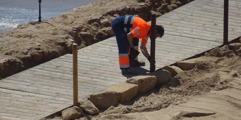 Torrevieja saca a licitación el servicio de mantenimiento de las playas