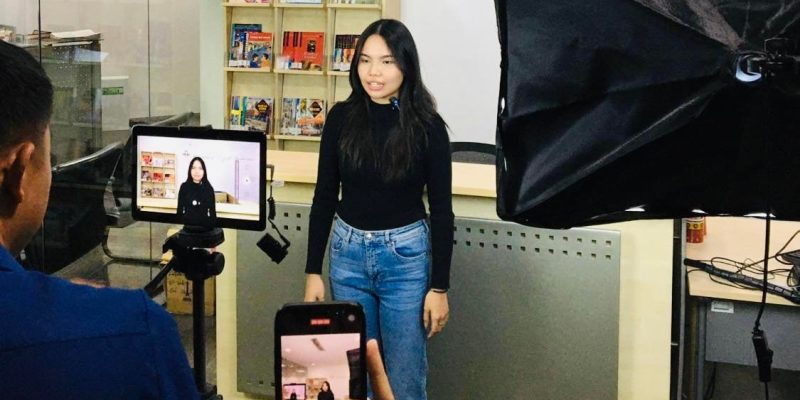 Lectores filipinos homenajean a Miguel Hernández en el aniversario de su muerte