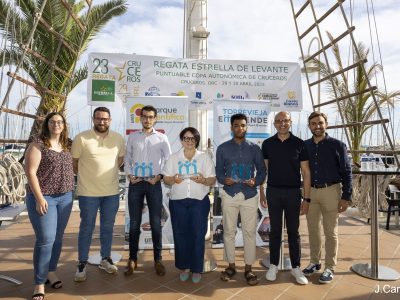 La UMH y el Ayuntamiento engregan los premios del Programa Torrevieja Emprende