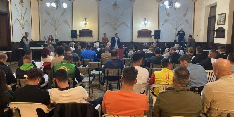 El PP firma un contrato electoral con clubes deportivos de Torrevieja