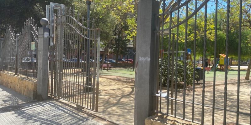 Orihuela instalará un nuevo sistema de seguridad en las puertas del 'Severo Ochoa'