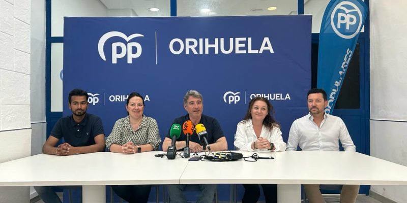 El PP de Orihuela presenta su renovada lista electoral