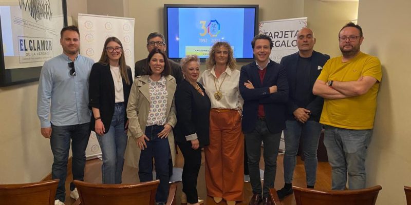 La ACMO acusa al Ayuntamiento de Orihuela de abandonar el comercio