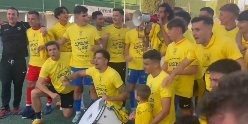 El Orihuela CF ya es equipo de Segunda RFEF y la afición lo festeja por todo lo alto