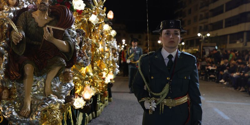 Más de 80 guardia civiles acompañaron a la Hermandad de El Prendimiento de Orihuela