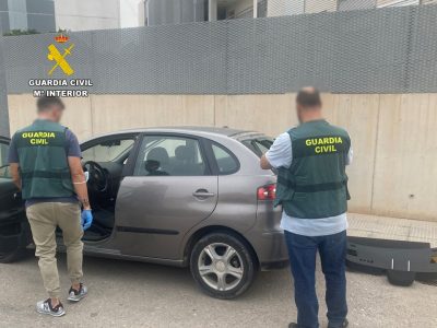 La Guardia Civil detiene a una banda que robaba vehículos para usarlos en alunizajes
