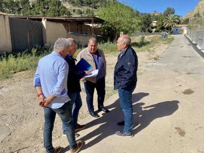 La concejalía de Infraestructuras de Orihuela planifica las obras de reparación de cuatro barrancos en la zona urbana de la sierra. El Barranco de la Cruz de la Muela del Barrio de San Antón, por un importe de 48.344,54€, se encuentra en estos momentos en proceso de adjudicación para comienzo de las obras en próximos días.