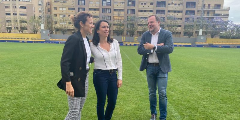 Orihuela mejorará la luz, el césped y el aforo del estadio de Los Arcos