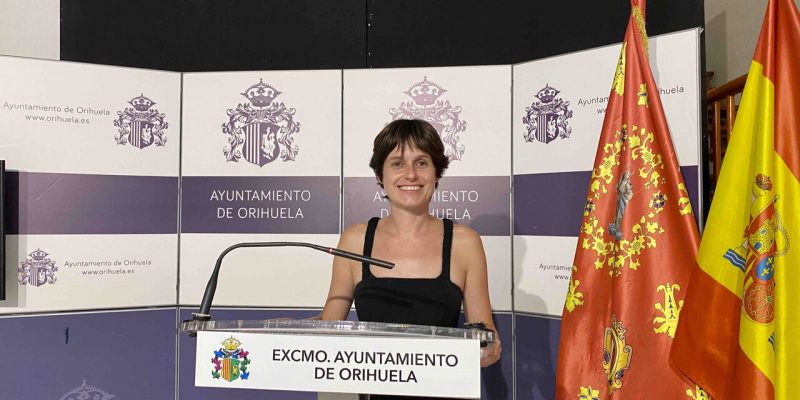 Orihuela solicita a Correos que los envíos ordinarios se repartan puerta a puerta en todo el municipio