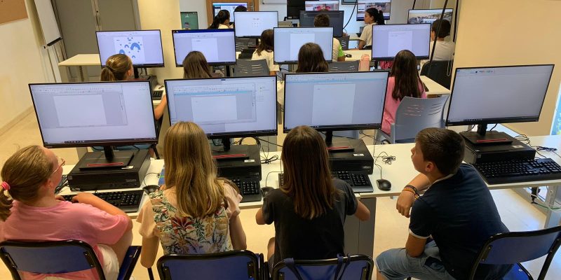 El consejo infantil de Albatera se reúne para organizar unas jornadas intergeneracionales