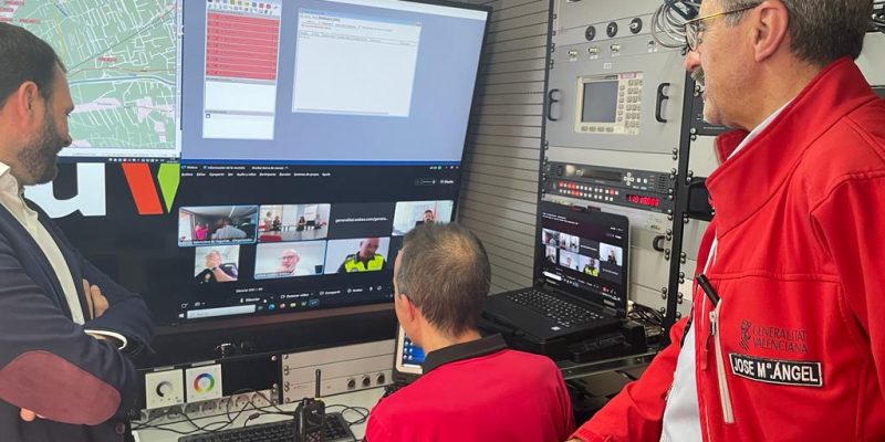 Emergencias ensaya el sistema 112 inverso de mensajes masivos en la Vega Baja