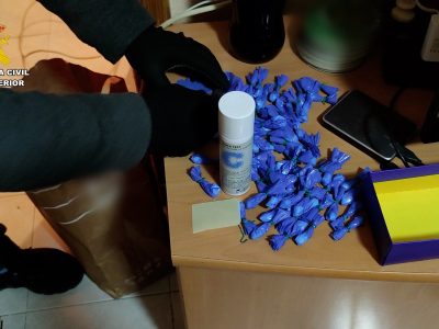 Detienen a los empleados de una frutería de Torrevieja en la que vendían droga