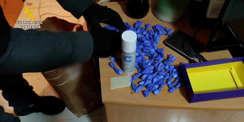 Detienen a los empleados de una frutería de Torrevieja en la que vendían droga