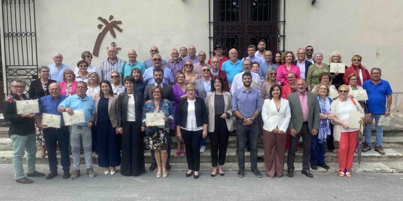 Orihuela homenajea a sus funcionarios jubilados durante esta legislatura