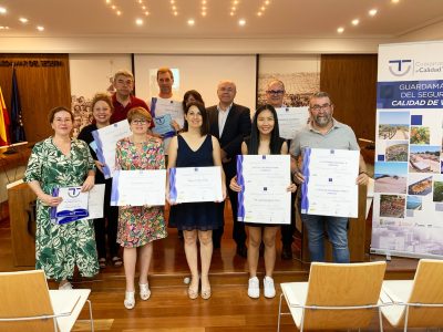 Guardamar entrega los distintivos SICTED a empresas y servicios en 2022