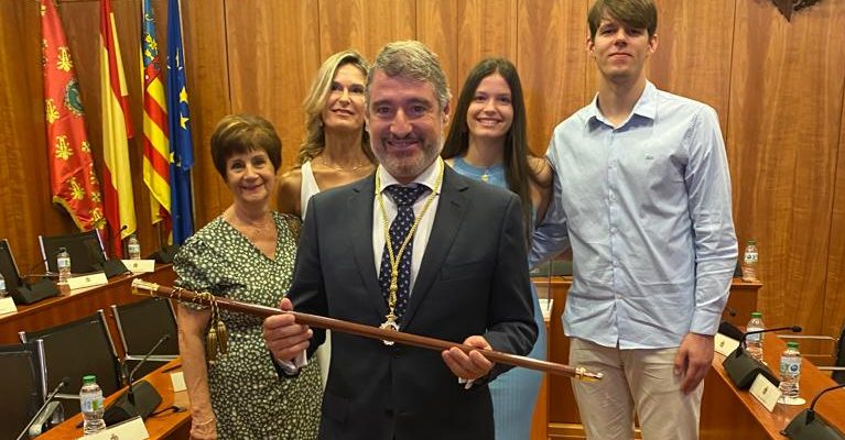 Pepe Vegara es nombrado por mayoría absoluta nuevo alcalde de Orihuela