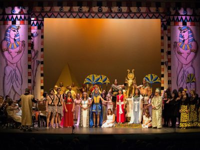 El Teatro Municipal de Torrevieja acoge una programación de primer nivel este fin de semana