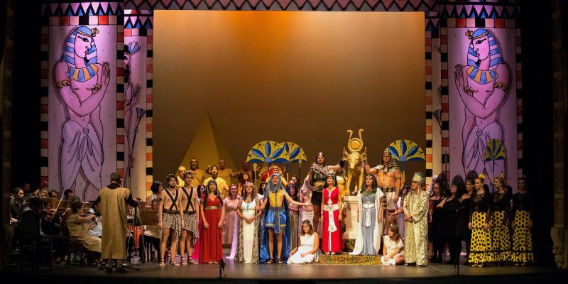 El Teatro Municipal de Torrevieja acoge una programación de primer nivel este fin de semana