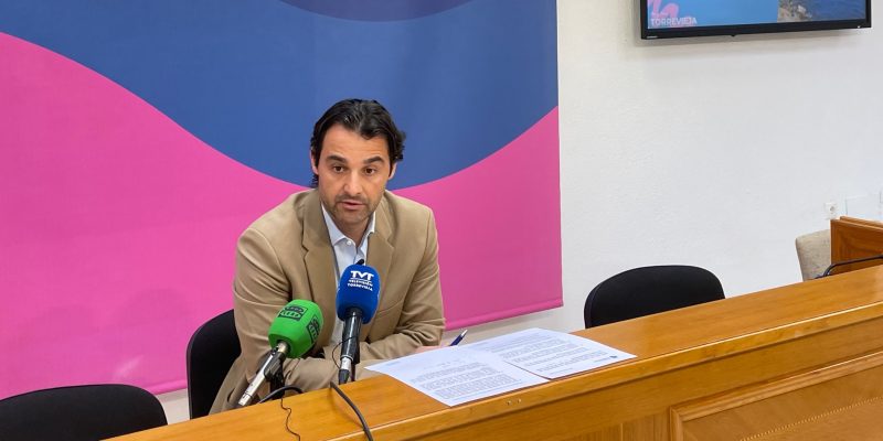 Dolón presenta el plan de gestión de los primeros 100 días de su nuevo mandato en Torrevieja