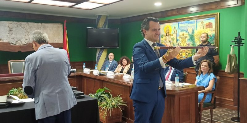 Vicente Cases se convierte en el nuevo alcalde de Benejúzar