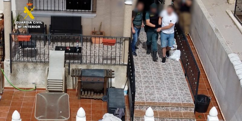 La Guardia Civil desmantela un grupo criminal dedicado a enviar marihuana a Irlanda