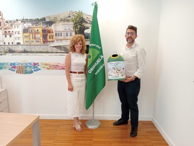 Orihuela optará a revalidar la Bandera Verde de la sostenibilidad hostelera de Ecovidrio. Para la concejala de RSU y Limpieza Viaria, Rocio Ortuño, este compromiso de reciclar envases de vidrio y de aplicar en sus negocios medidas de sostenibilidad se traduce en una mejora de los resultados y, con ello, un mayor ahorro energético y ambiental