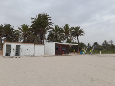 Orihuela pone en funcionamiento el servicio de aseos en las playas del municipio