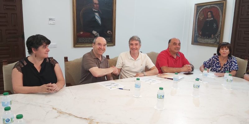 El Ayuntamiento de Orihuela concederá becas a alumnos de FP Dual del IES Gabriel Miró