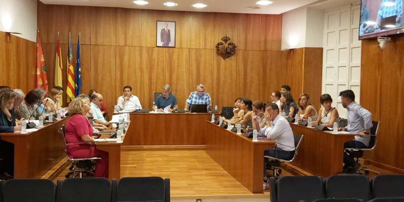 Orihuela aprueba las asignaciones y retribuciones a los grupos políticos