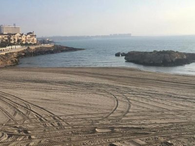 El análisis semanal de las playas de Orihuela revelan una calidad de aguas "excelente"