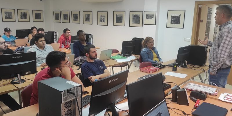 Cámara Orihuela presenta sus oportunidades de formación para el inicio del curso