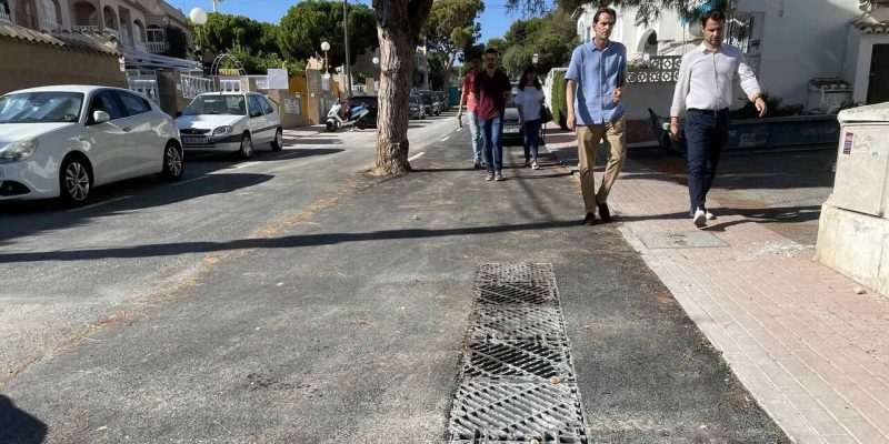 Torrevieja ejecuta la red de evacuación de aguas pluviales en Lago Jardín