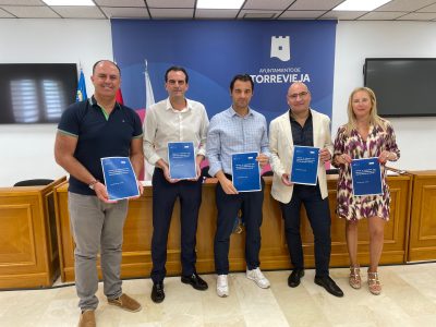 La firma del programa OLA contribuye a la inserción laboral en Torrevieja