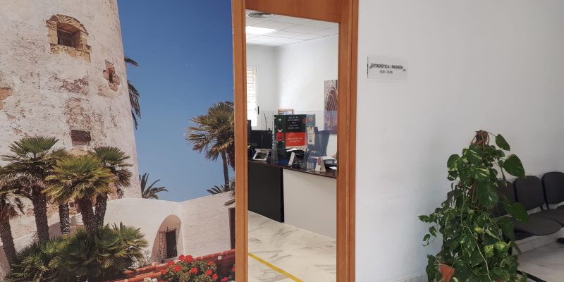 Orihuela fomenta la renovación de residencia entre la población extranjera