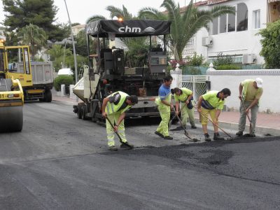 Torrevieja adjudica las obras de asfaltado y mejoras en itinerarios peatonales