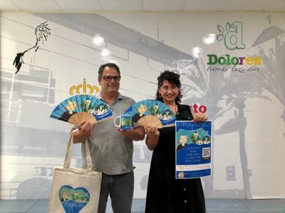 Dolores lanza abanicos diseñados por la artista Asiria con imágenes de la localidad