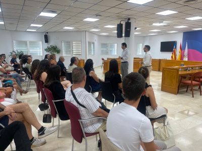 El Ayuntamiento de Torrevieja da trabajo a 49 desempleados