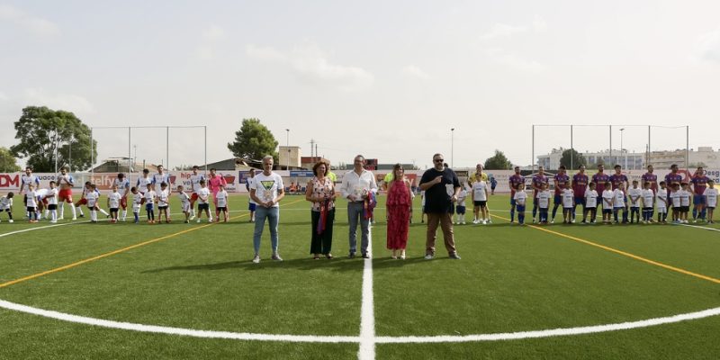 El estadio Sadrián estrena césped coincidiendo con el centenario del CF Almoradí