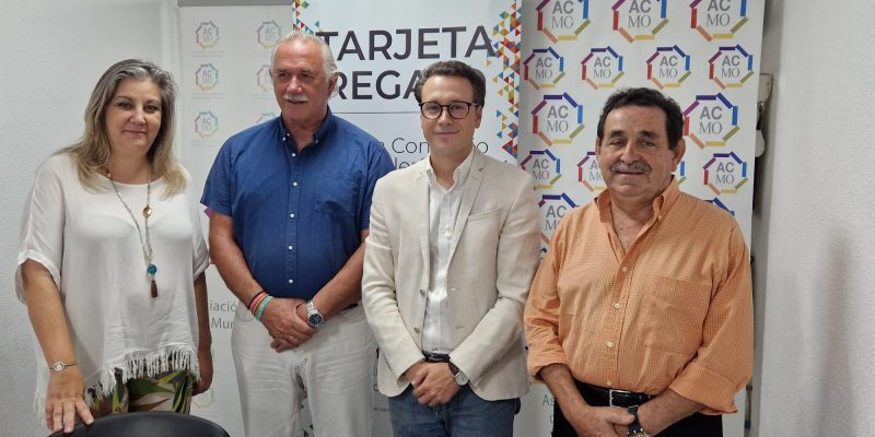 Orihuela promueve la colaboración entre el comercio y las familias numerosas