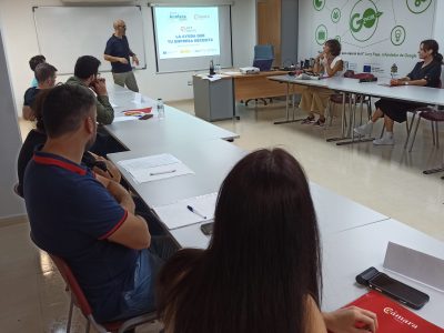 Cámara Orihuela programa talleres de preparación a la campaña de Navidad