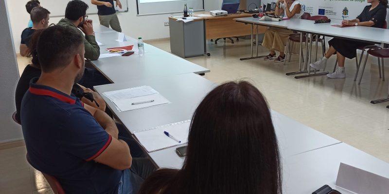 Cámara Orihuela programa talleres de preparación a la campaña de Navidad