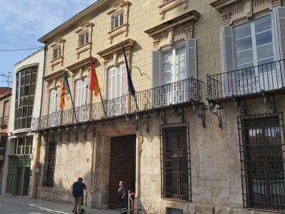 Orihuela abre un proceso para la cobertura en propiedad de 5 plazas de conserje