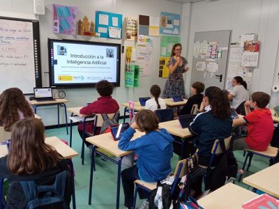Torrevieja organiza talleres para aprender inteligencia artificial en familia