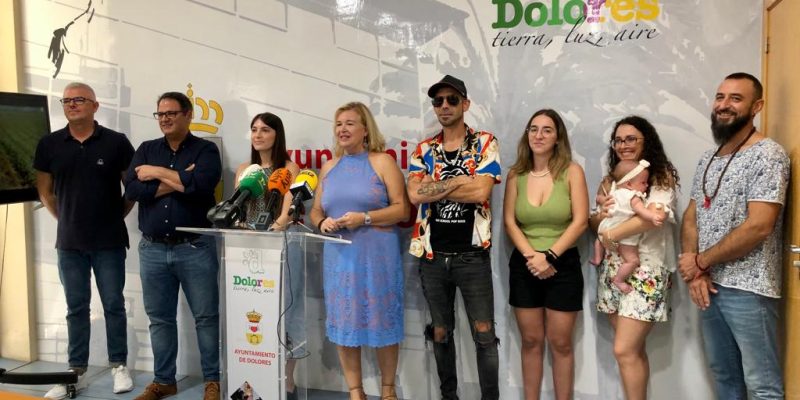 Dolores presenta el vídeo promocional del "Chupinaso Majaero"