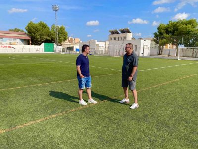 Albatera renueva el césped artificial del campo de fútbol Nuevo Calvario