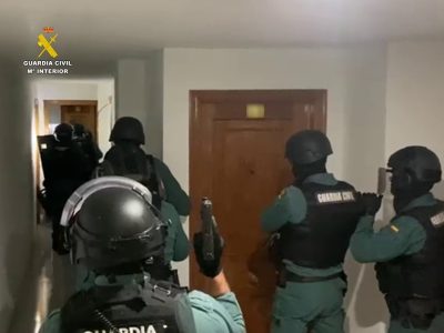 Desmantelan una banda que robaba en el interior de vehículos en Torrevieja