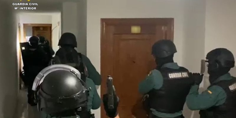 Desmantelan una banda que robaba en el interior de vehículos en Torrevieja