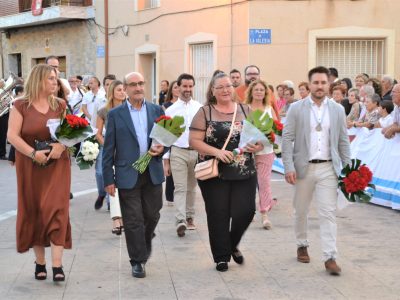 La ofrenda de flores abre las fiestas de la Virgen del Rosario en Rojales
