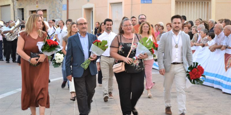 La ofrenda de flores abre las fiestas de la Virgen del Rosario en Rojales